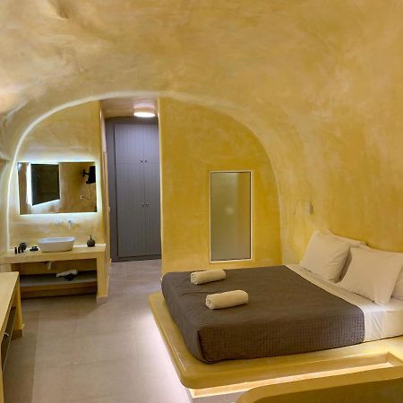 M Residence Santorini Conelia Cave Тира Экстерьер фото